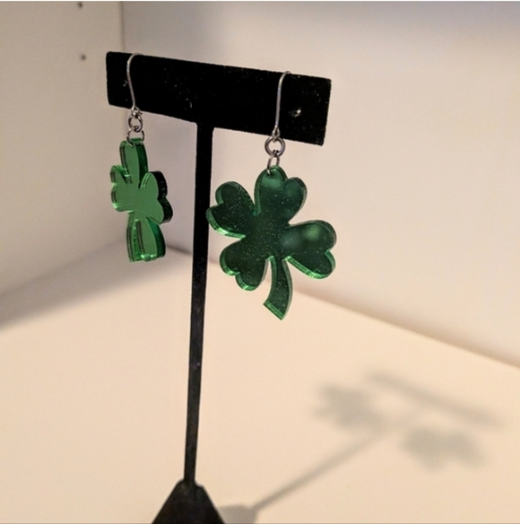 Saint Patrick's Green Clover Earrings - Picture 3 of 6